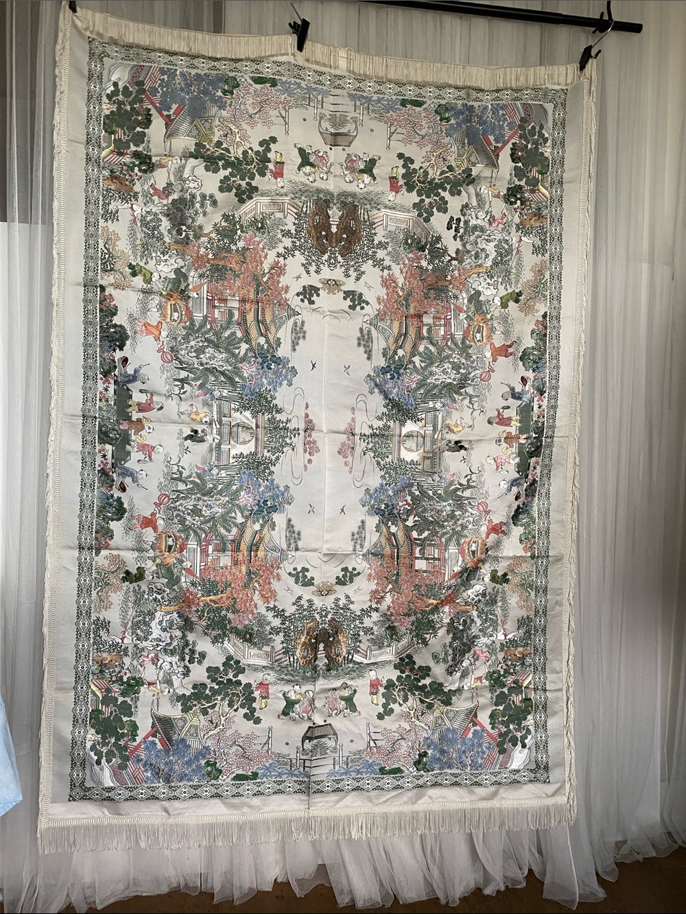 Chinese Vtg Silk Decorative Wall Tapestry/Tablecloth with Multicolor Scenic
